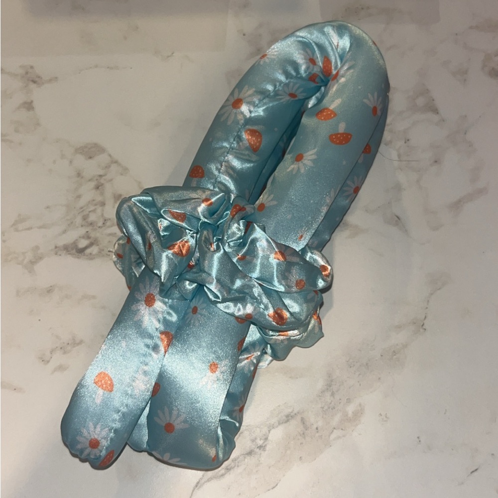Heatless Curling with Scrunchies